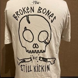 H&M T-Shirt Men “Few Broken Bones”  Size - Medium